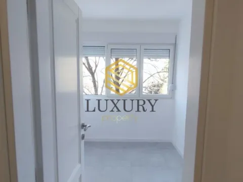 Izdavanje, dvosoban stan, 50m², Preko Morače, Podgorica - image 9