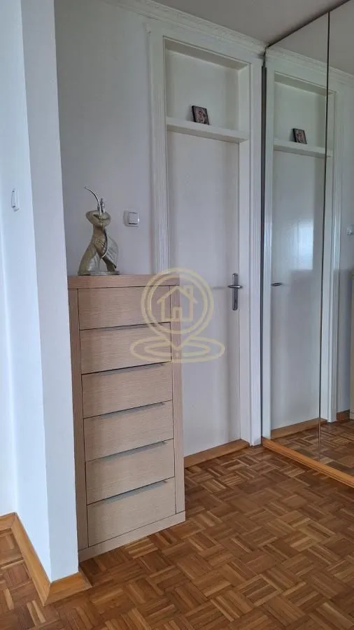 Prodaja, jednosoban stan, 62m², Bulevar Oslobodjenja, Novi Sad Sve Podlokacije