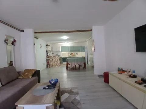 Prodaja, kuća, 226m², Tavrića obori, Jagodina - image 12