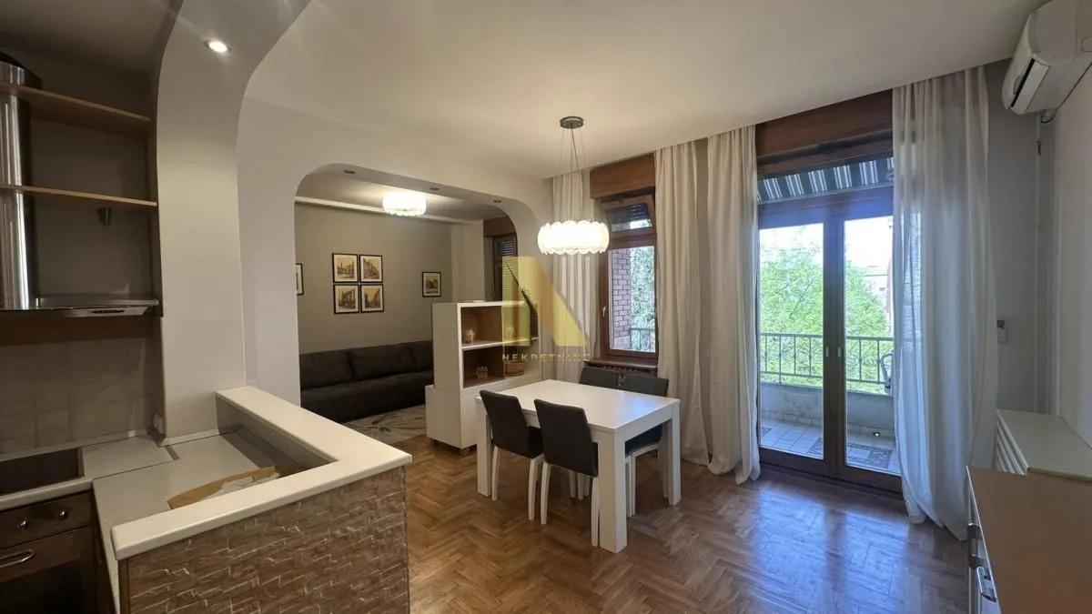 Izdavanje, dvosoban stan, 64m², Centar, Novi Sad