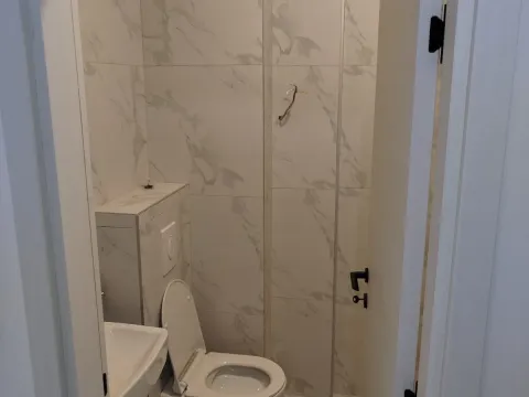 Izdavanje, jednosoban stan, 43m², Stari Aerodrom, Podgorica - image 6