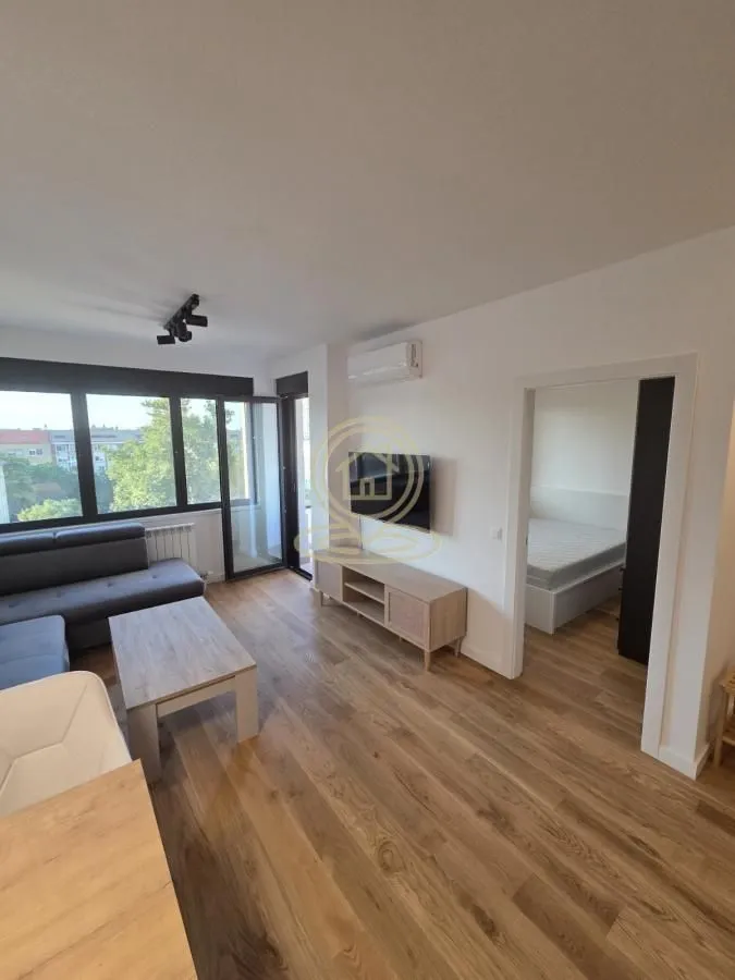 Rent, one bedroom apartment, 40m², Retenzija, Beograd