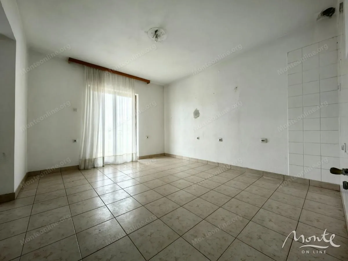 Prodaja, kuća, 385m², Donja Gorica, Podgorica