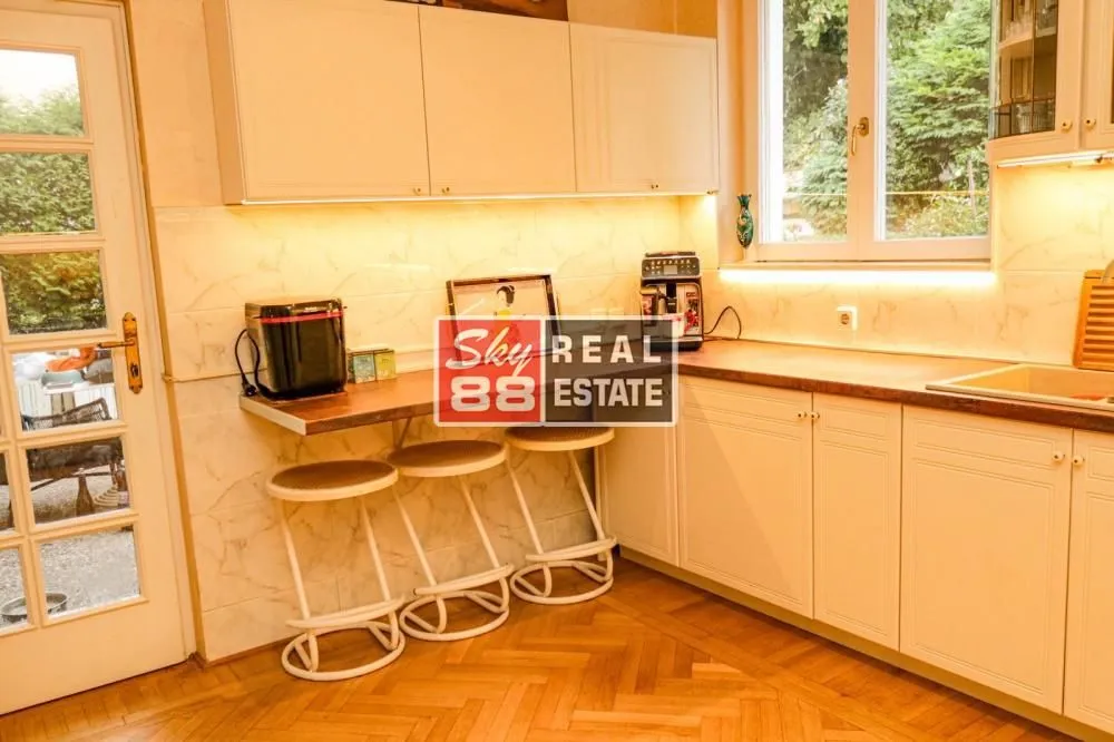 Sale, house, 243m², Savski Venac, Beograd