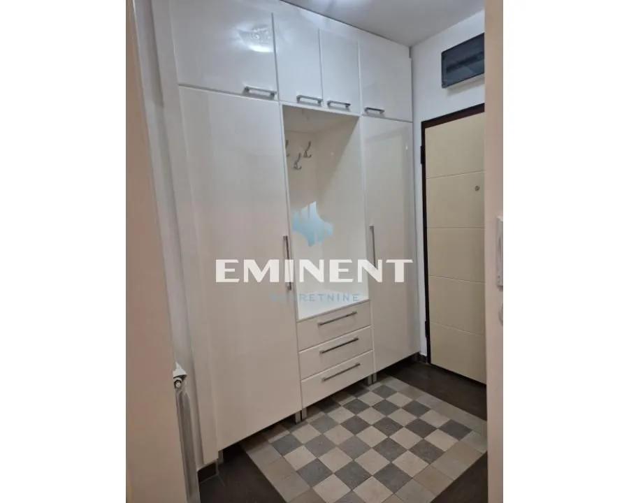Izdavanje, dvosoban stan, 50m², Lion, Zvezdara Sve Podlokacije