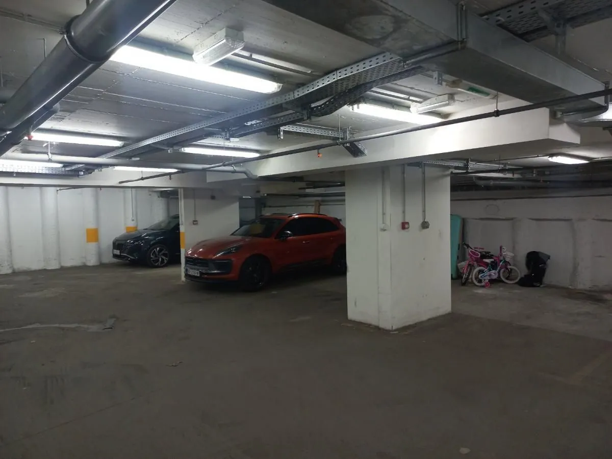Izdavanje, trosoban stan, 91m², Kalenić Pijaca, Vračar Sve Podlokacije