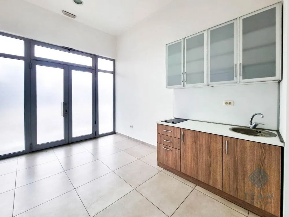 Rent, office space, 180m², Tološka šuma, Podgorica
