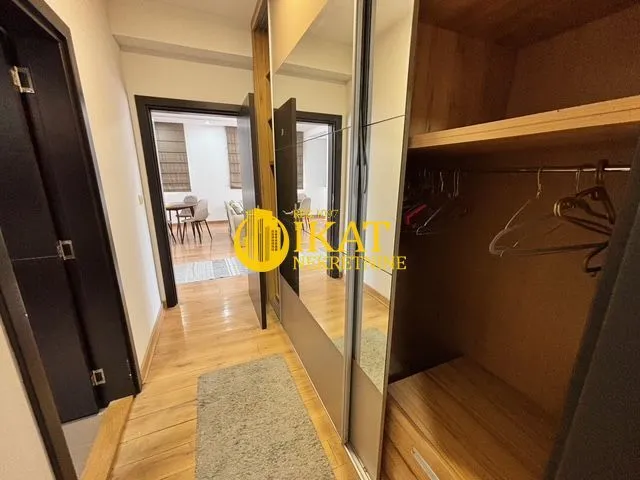 Izdavanje, trosoban stan, 114m², Savski Venac, Beograd