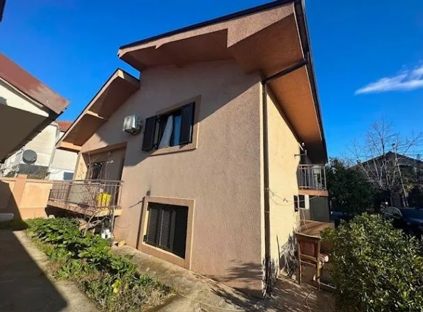 Rent, house, 130m², Stari Aerodrom, Podgorica