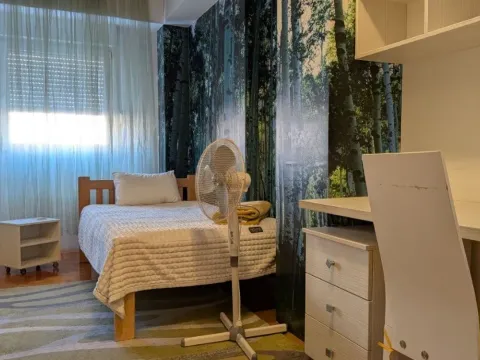 Izdavanje, trosoban stan, 93m², City Kvart, Podgorica - image 11