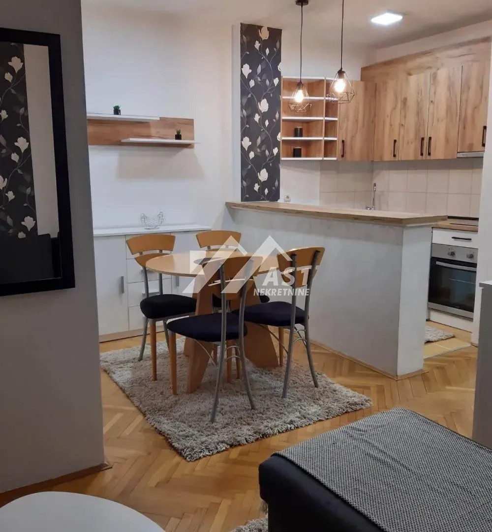 Izdavanje, jednosoban stan, 39m², Bulevar Oslobodjenja, Novi Sad Sve Podlokacije