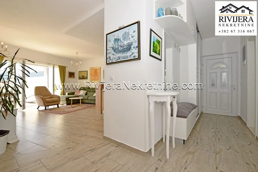 Prodaja, dvosoban stan, 70m², Baošići, Herceg Novi