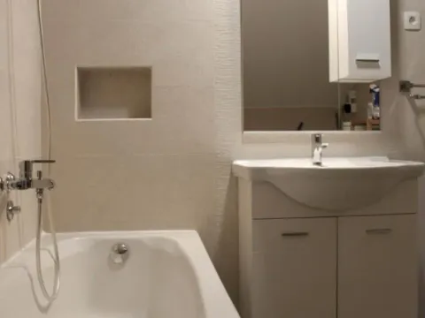 Izdavanje, dvosoban stan, 100m², Centar, Tivat - image 5