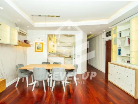 Izdavanje, četvorosoban stan, 120m², Vračar Hram, Vračar Sve Podlokacije - image 5