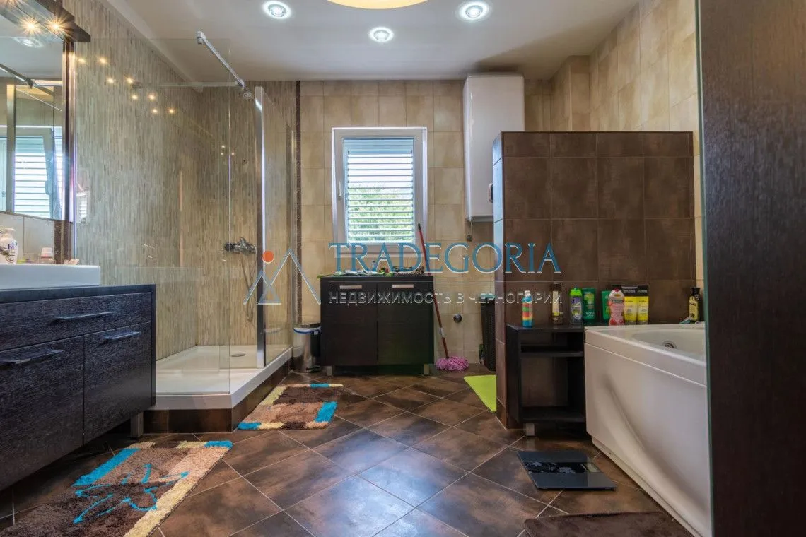 Prodaja, kuća, 267m², Tivat, Crna Gora