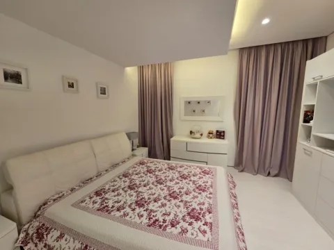 Prodaja, dvosoban stan, 140m², Bečići, Budva - image 11