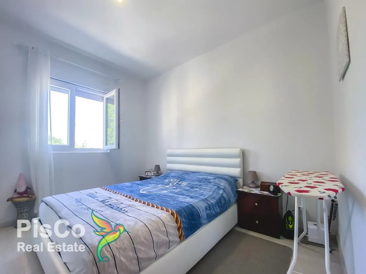 Prodaja, četvorosoban stan, 160m², Tivat, Crna Gora