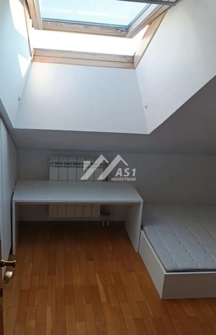 Izdavanje, stan, 105m², Sajam, Novi Sad Sve Podlokacije