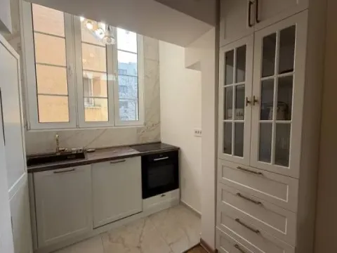 Rent, three bedroom apartment, 69m², Kalenić Pijaca, Vračar Sve Podlokacije - image 3