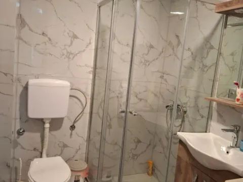 Izdavanje, jednosoban stan, 57m², Blok 9, Podgorica - image 12