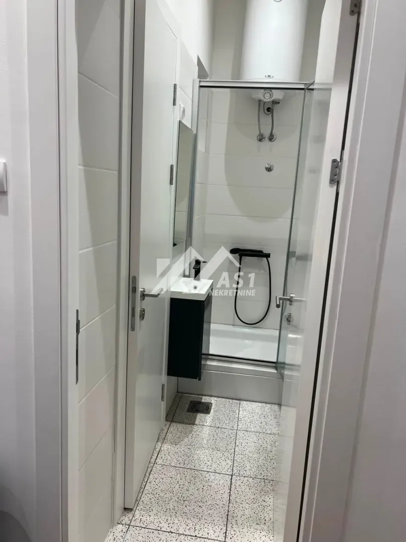Izdavanje, jednosoban stan, 33m², Novi Sad Sve Podlokacije, Novi Sad