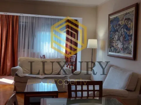 Izdavanje, dvosoban stan, 70m², Centar, Podgorica