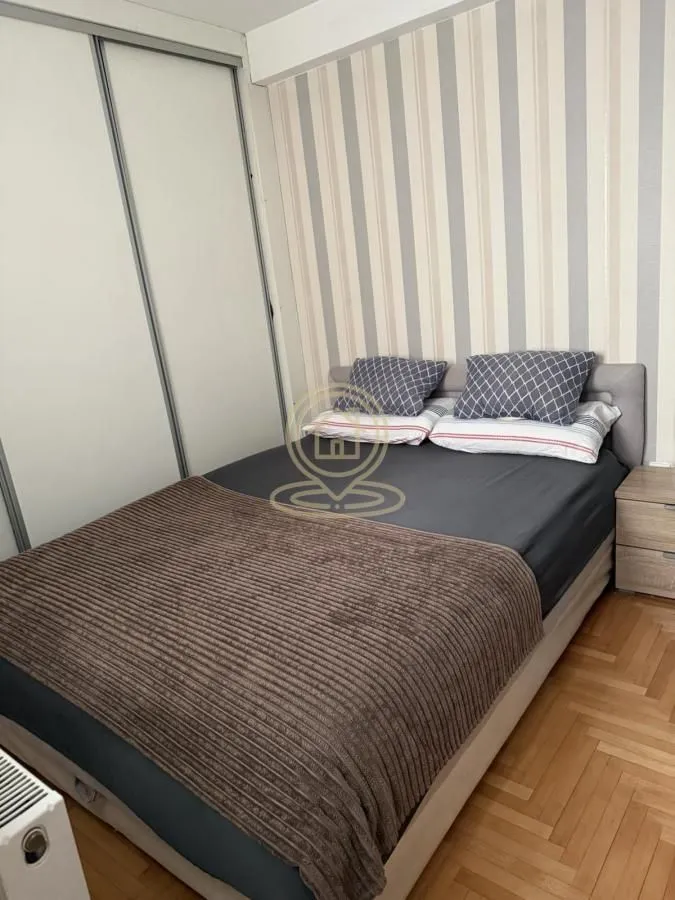 Izdavanje, dvosoban stan, 59m², Centar, Kragujevac