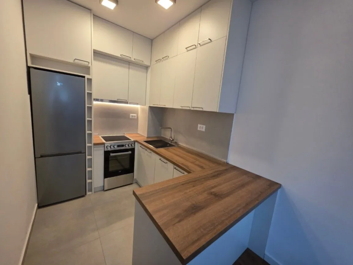 Izdavanje, jednosoban stan, 46m², Stari Aerodrom, Podgorica