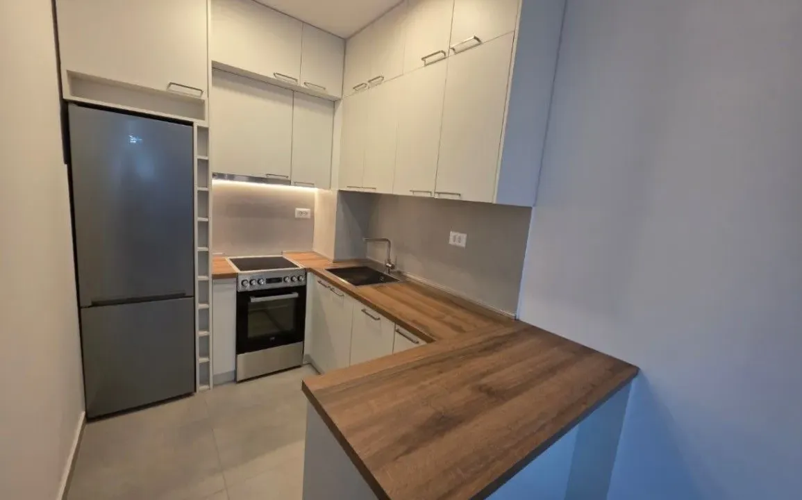 Izdavanje, jednosoban stan, 46m², Stari Aerodrom, Podgorica