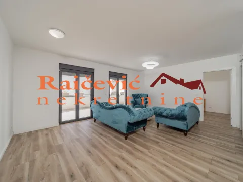 Prodaja, trosoban stan, 120m², Savski Venac, Beograd - image 1