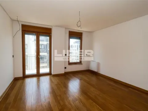 Izdavanje, četvorosoban stan, 261m², Vračar Hram, Vračar Sve Podlokacije - image 7