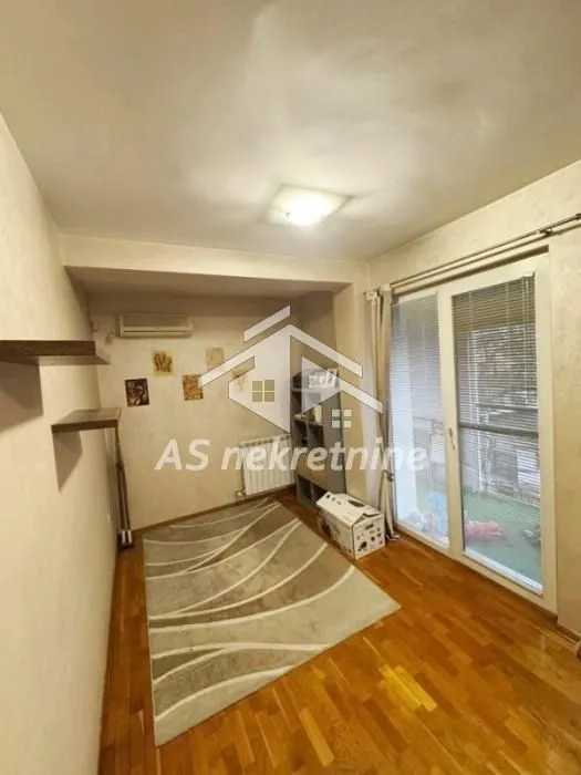 Izdavanje, trosoban stan, 73m², Voždovac Sve Podlokacije, Beograd