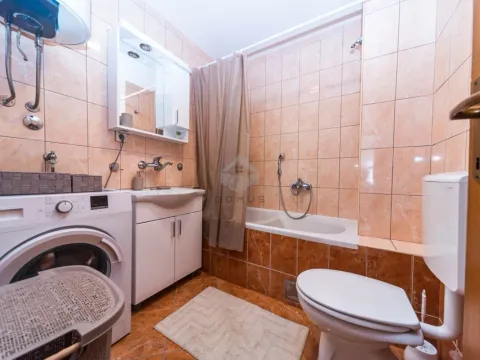 Izdavanje, jednosoban stan, 55m², Momišići, Podgorica - image 7