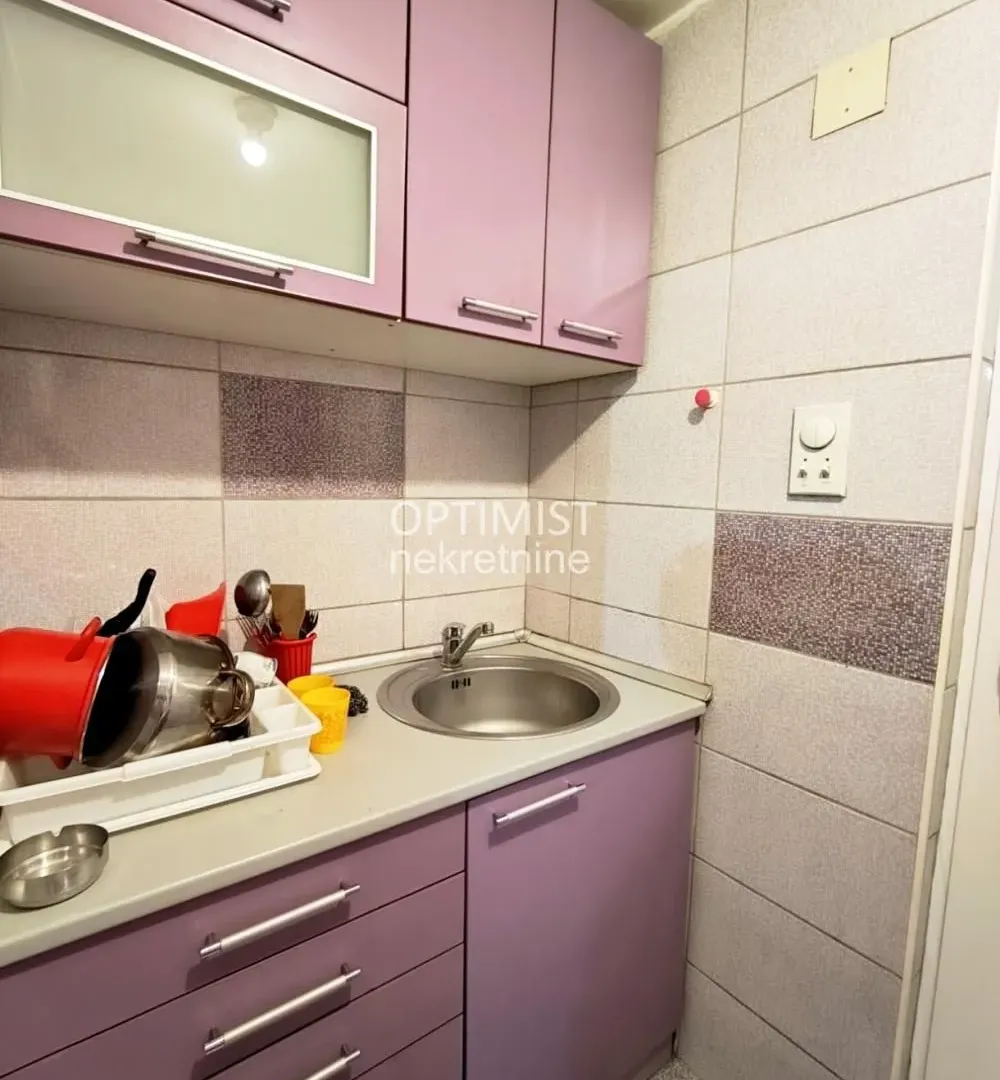 Prodaja, jednosoban stan, 29m², Čubura, Beograd