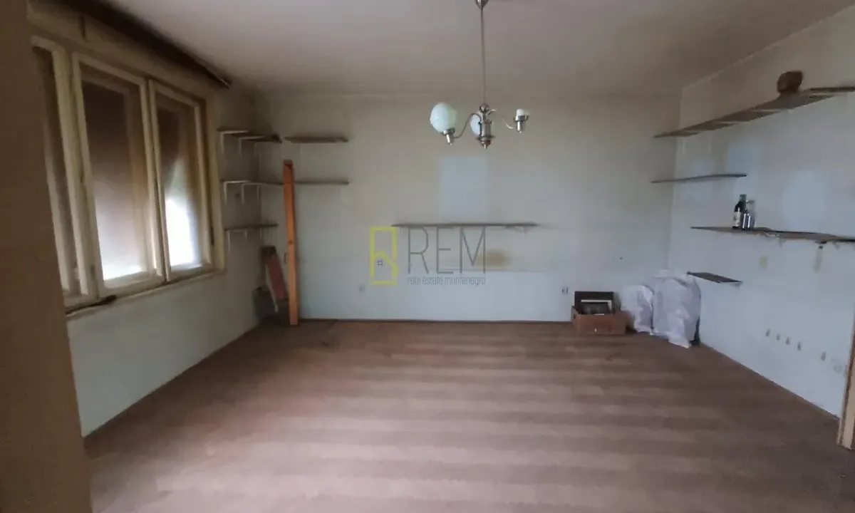 Prodaja, dvosoban stan, 85m², Centar, Podgorica