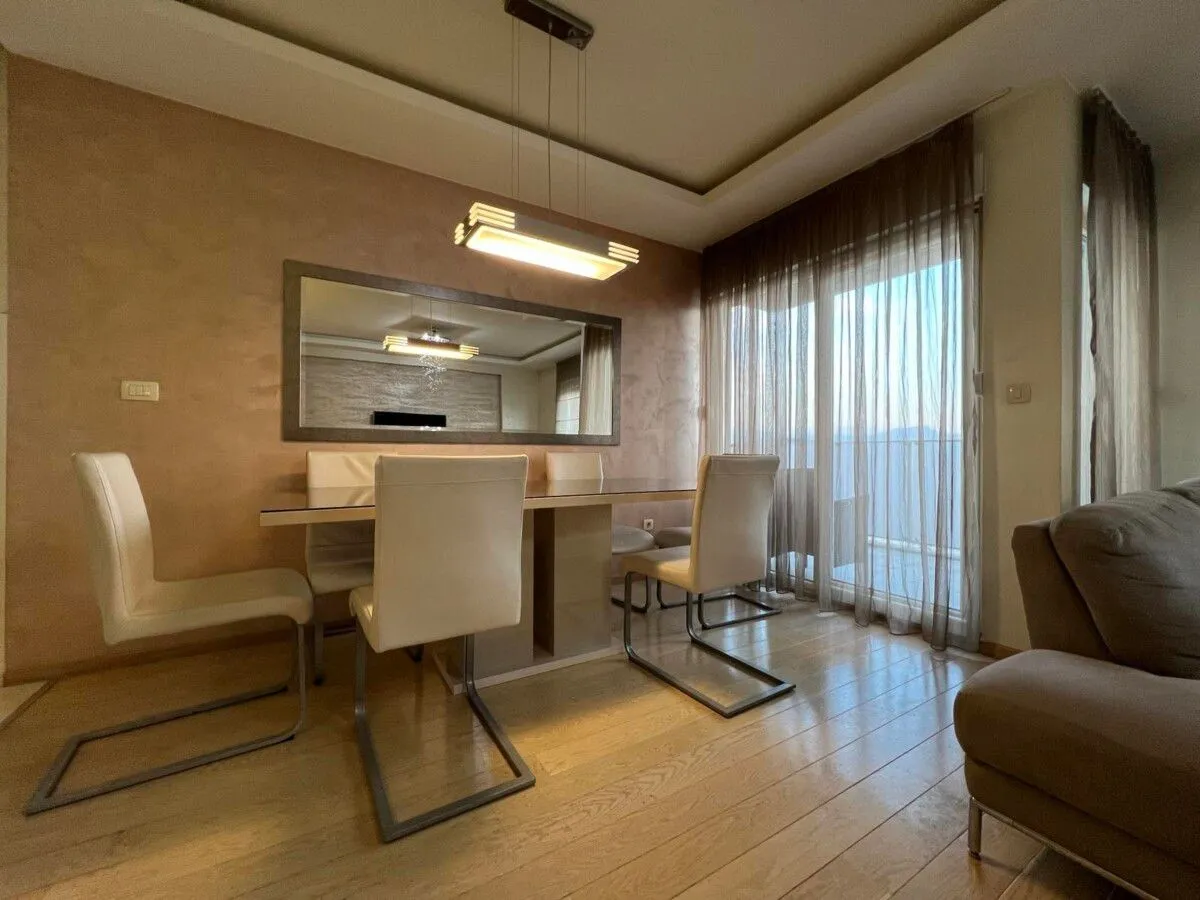 Izdavanje, trosoban stan, 107m², City Kvart, Podgorica