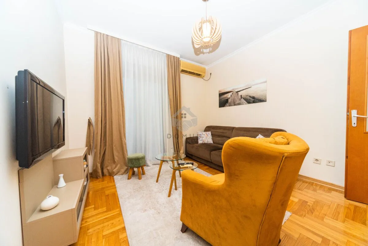 Izdavanje, jednosoban stan, 40m², Stari Aerodrom, Podgorica