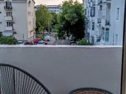 Izdavanje, dvosoban stan, 70m², Preko Morače, Podgorica