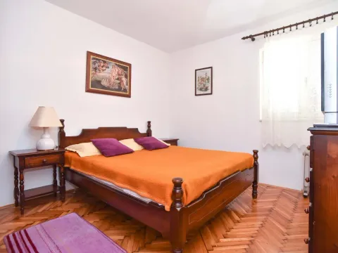 Izdavanje, trosoban stan, 130m², Budva, Crna Gora - image 19