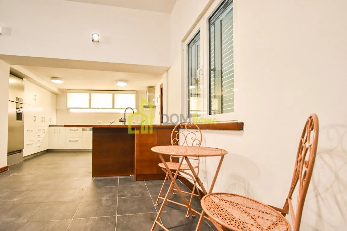 Prodaja, kuća, 230m², Mareza, Podgorica