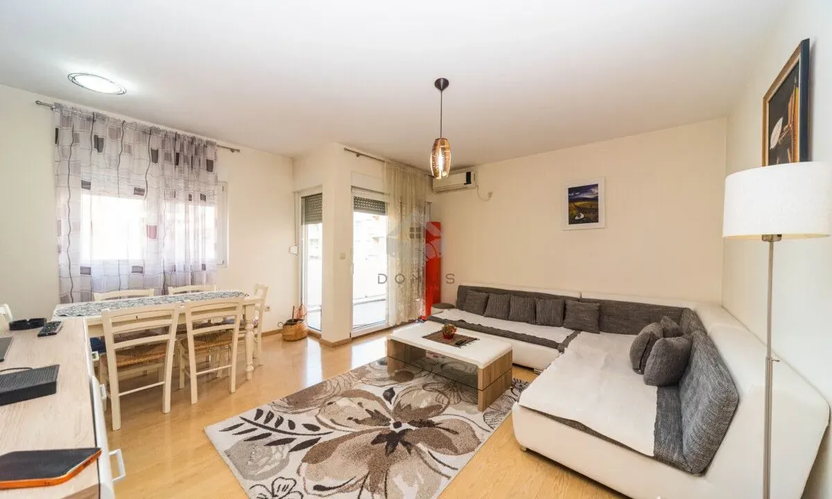 Izdavanje, dvosoban stan, 74m², City Kvart, Podgorica