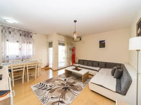 Izdavanje, dvosoban stan, 74m², City Kvart, Podgorica - image 1