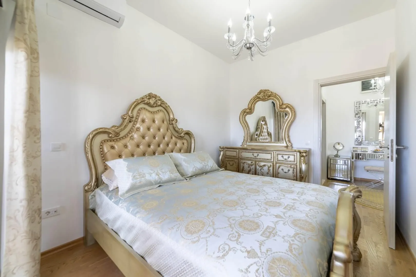 Prodaja, trosoban stan, 120m², Tivat, Crna Gora