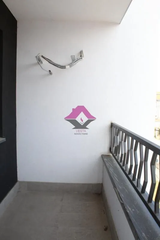 Unfurnished balcony with a railing and air conditioning installations.