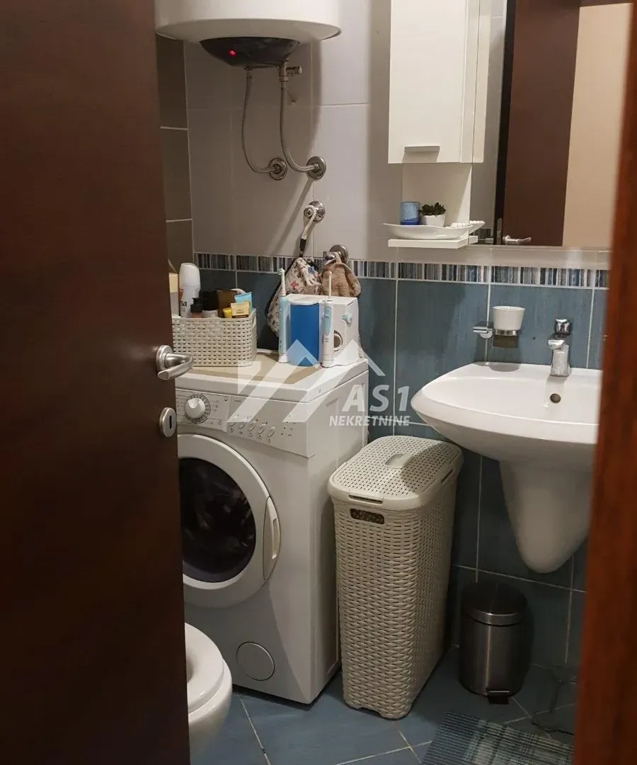 Izdavanje, dvosoban stan, 40m², Adamovićevo Naselje, Novi Sad Sve Podlokacije