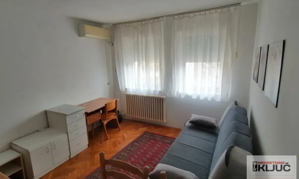 Izdavanje, garsonjera, 25m², Bulevar Oslobodjenja, Novi Sad Sve Podlokacije