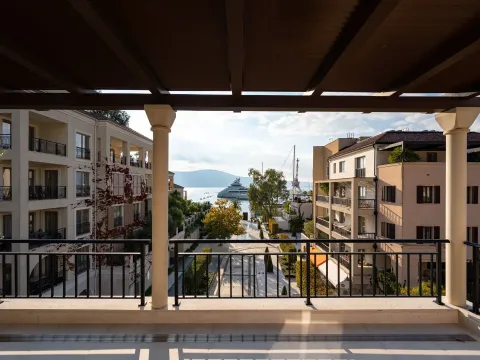 Sale, three bedroom apartment, 247m², Porto Montenegro, Tivat - image 18