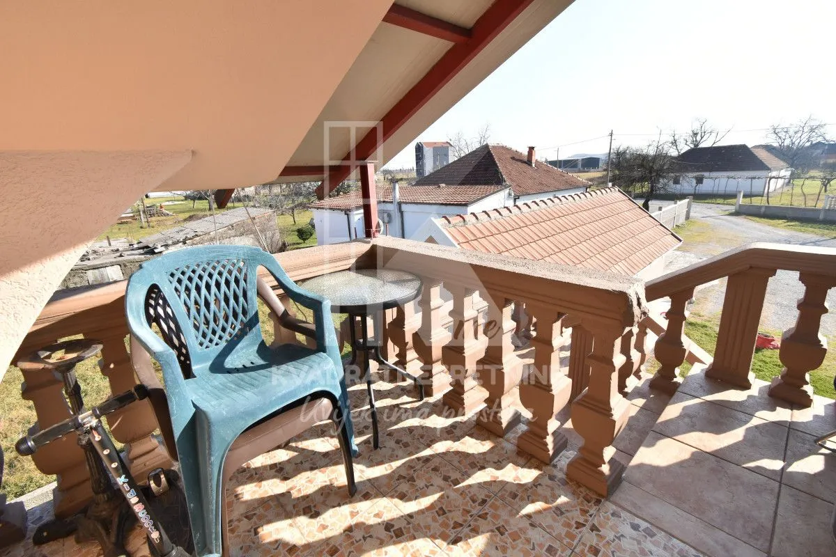Prodaja, kuća, 500m², Tološi, Podgorica
