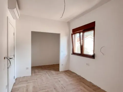 Prodaja, dvosoban stan, 72m², Tivat, Crna Gora - image 17