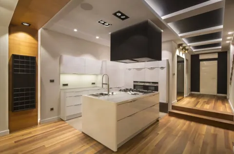 Prodaja, trosoban stan, 313m², Centar, Budva - image 1